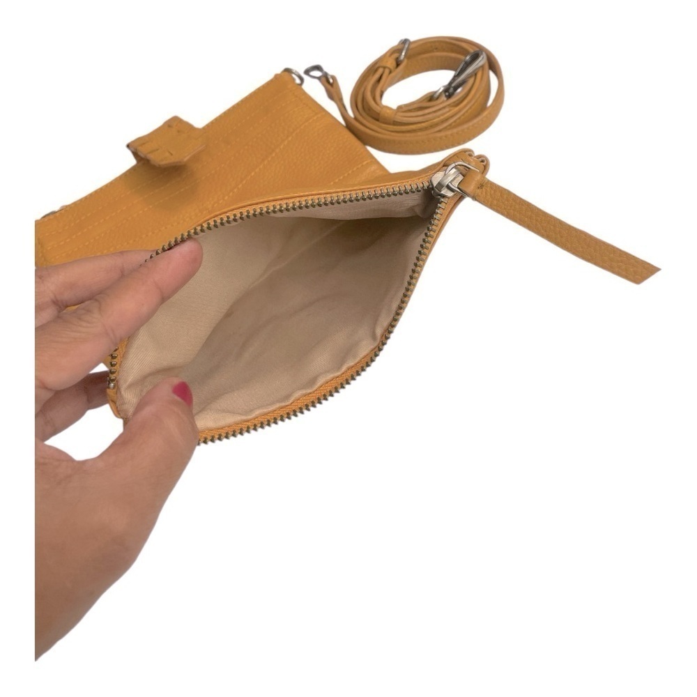 LUCKY BRAND Leather
Shoulder Purse Excellent
Condition Warm Squash Color - Picture 4 of 11